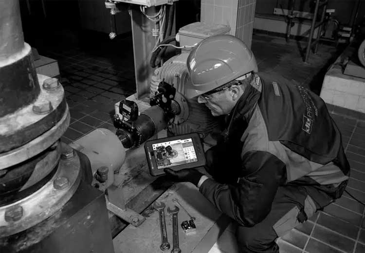 سرویس دستگاه های نظافت صنعتی آر سی ام